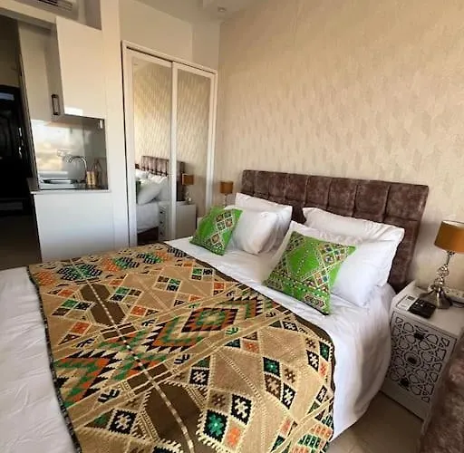 Апартаменты Chic With Modern Comforts *